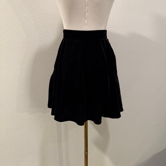 Hot Topic Black Velvet Lace Up Mini Skirt Small Goth Grunge Emo Dark Academia - Picture 3 of 7